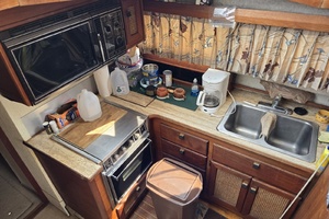 38ft Bayliner Yacht For Sale