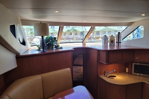 Midnight Blue 35ft Silverton Yacht For Sale