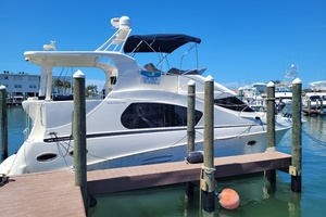 Midnight Blue 35ft Silverton Yacht For Sale