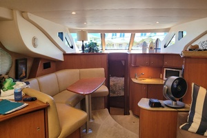 Midnight Blue 35ft Silverton Yacht For Sale