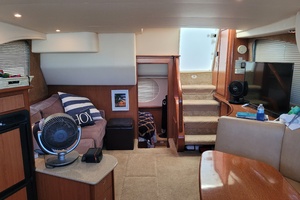Midnight Blue 35ft Silverton Yacht For Sale