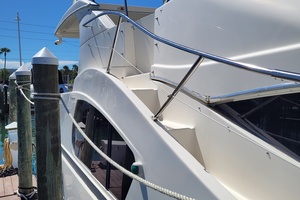 Midnight Blue 35ft Silverton Yacht For Sale