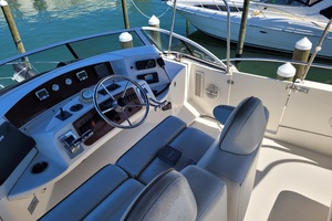 Midnight Blue 35ft Silverton Yacht For Sale