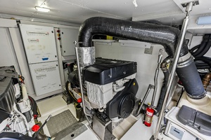 BACKSTAGE 66ft Azimut Yacht For Sale
