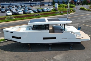 Photo 7386954 for 2027 De Antonio Yachts 50 Coupe  