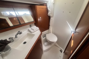 45ft Beneteau Yacht For Sale