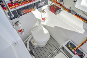 33ft Front Runner Yacht For Sale