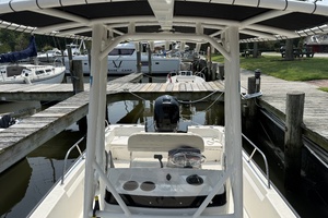 19ft Boston Whaler Yacht For Sale