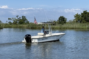 19ft Boston Whaler Yacht For Sale