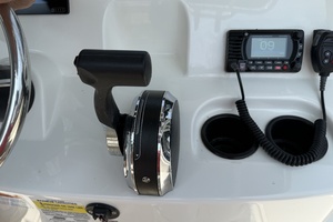 19ft Boston Whaler Yacht For Sale