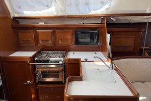Mirage 37ft Beneteau Yacht For Sale
