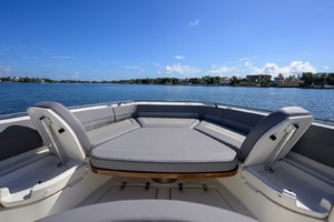 42 ft Boston Whaler 2024 Outrage GATE KEEPER
