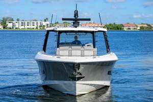 42 ft Boston Whaler 2024 Outrage GATE KEEPER