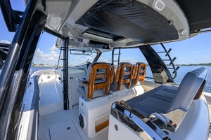 42 ft Boston Whaler 2024 Outrage GATE KEEPER