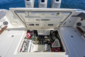 42 ft Boston Whaler 2024 Outrage GATE KEEPER