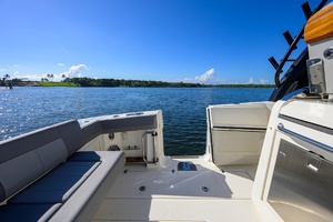 42 ft Boston Whaler 2024 Outrage GATE KEEPER