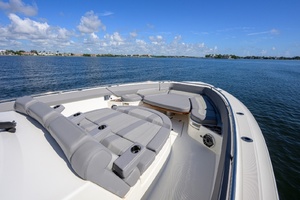 42 ft Boston Whaler 2024 Outrage GATE KEEPER