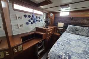 1700 Somewhere 56ft Marine Trader Yacht For Sale
