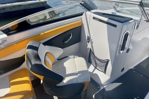 24ft Glastron Yacht For Sale