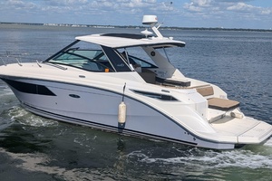 32ft Sea Ray Yacht For Sale