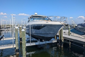 32ft Sea Ray Yacht For Sale