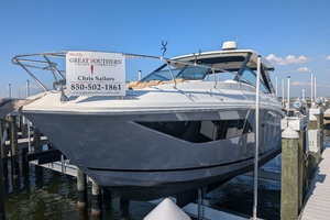 32ft Sea Ray Yacht For Sale