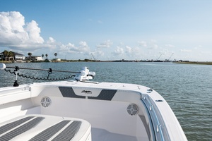 KUHL BREEZE Worth Avenue Yachts