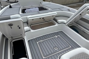 Dolphin Magnet 28ft Caymas Yacht For Sale
