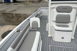Dolphin Magnet 28ft Caymas Yacht For Sale
