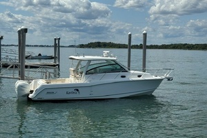 34ft Boston Whaler Yacht For Sale