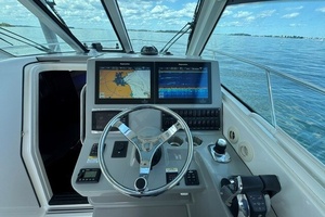 34ft Boston Whaler Yacht For Sale