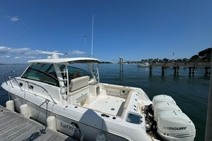 34ft Boston Whaler Yacht For Sale