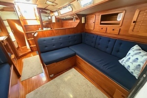 RAZZMATAZZ 42ft Sabre Yacht For Sale