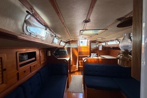RAZZMATAZZ 42ft Sabre Yacht For Sale
