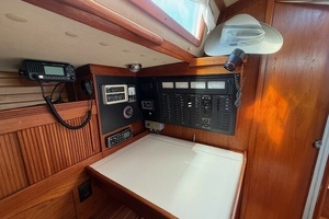 RAZZMATAZZ 42ft Sabre Yacht For Sale