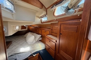 RAZZMATAZZ 42ft Sabre Yacht For Sale