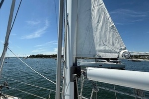 RAZZMATAZZ 42ft Sabre Yacht For Sale