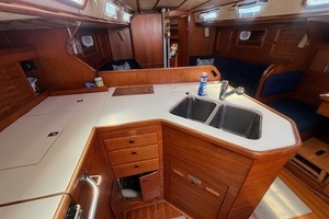 RAZZMATAZZ 42ft Sabre Yacht For Sale