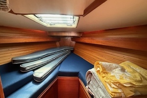 RAZZMATAZZ 42ft Sabre Yacht For Sale