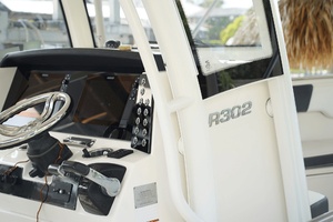 30ft Robalo Yacht For Sale