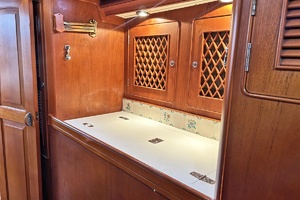 Bar and Freezer
