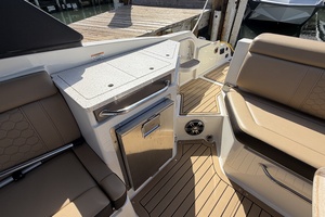 Photo 7458902 for 2021 Sea Ray 290 SDX  