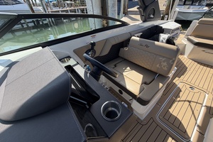 Photo 7458929 for 2021 Sea Ray 290 SDX  