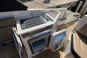 Photo 7458903 for 2021 Sea Ray 290 SDX  