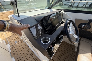 Photo 7458933 for 2021 Sea Ray 290 SDX  