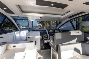 42FT (12.8M) CRUISERS YACHTS