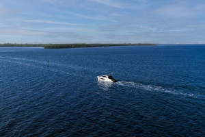 42FT (12.8M) CRUISERS YACHTS