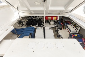 42FT (12.8M) CRUISERS YACHTS