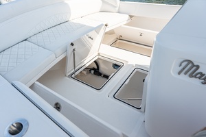 33ft Mag Bay Yacht For Sale