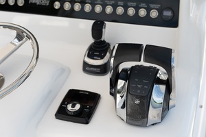 33ft Mag Bay Yacht For Sale